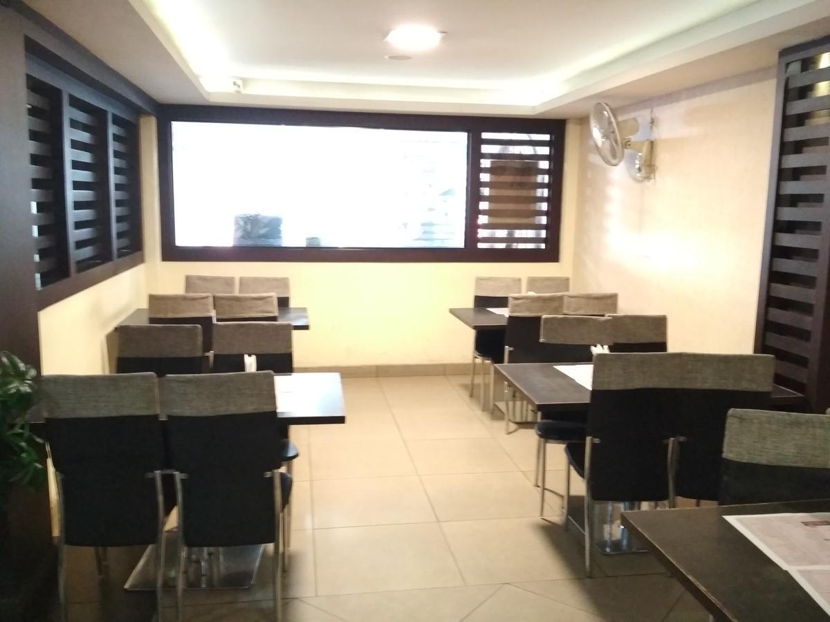 Hotel Rukmini Alwaye Luaran gambar