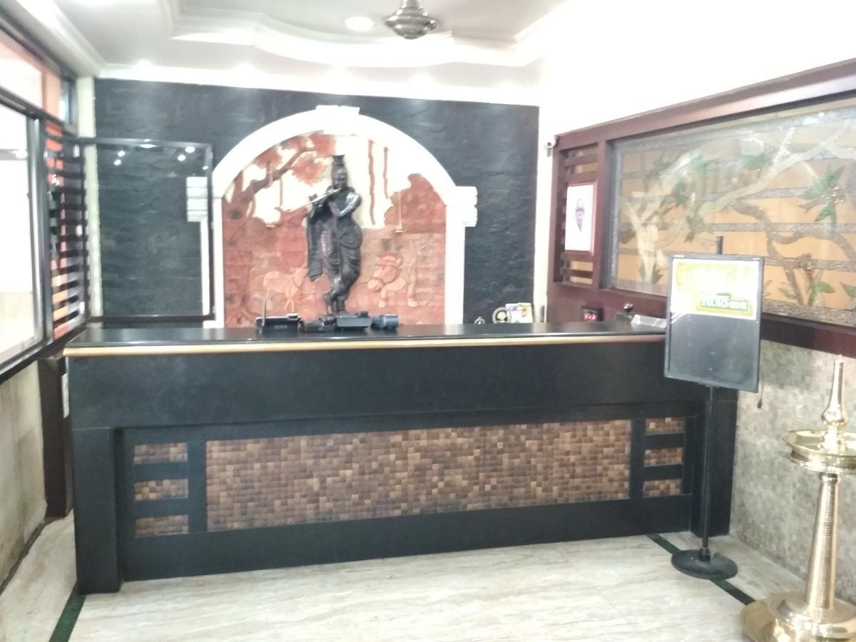 Hotel Rukmini Alwaye Luaran gambar